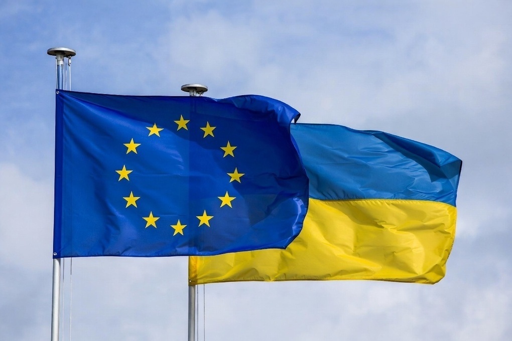 ЕС сравнил помощь Украине с «поливом пустыни»