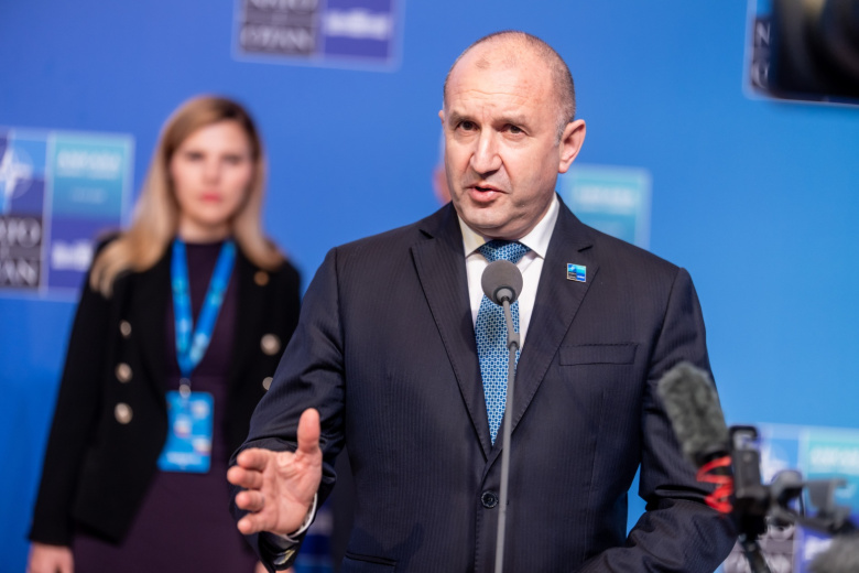 Премьер Болгарии заявил о нехватке людей в ВСУ