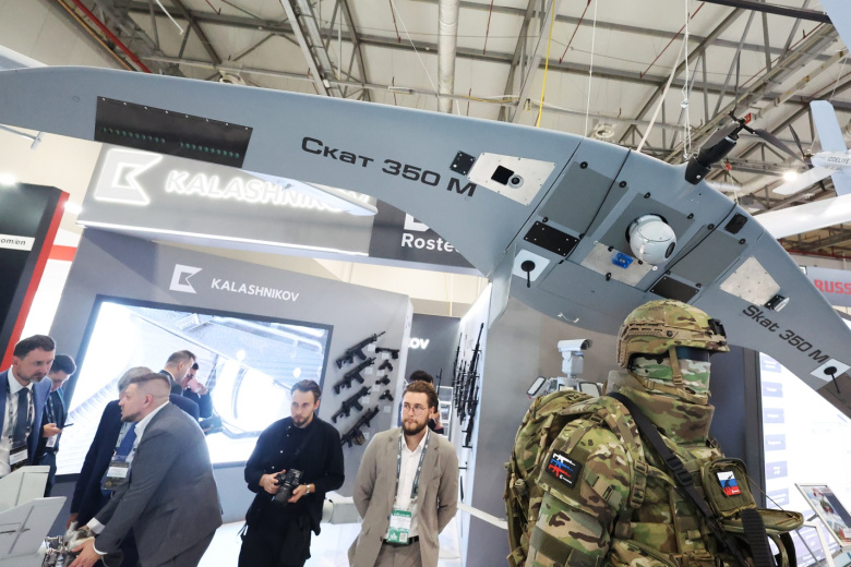 «Калашников», БПЛА, «Ланцет-Э»: Россия показала новое оружие на ADEX 2026