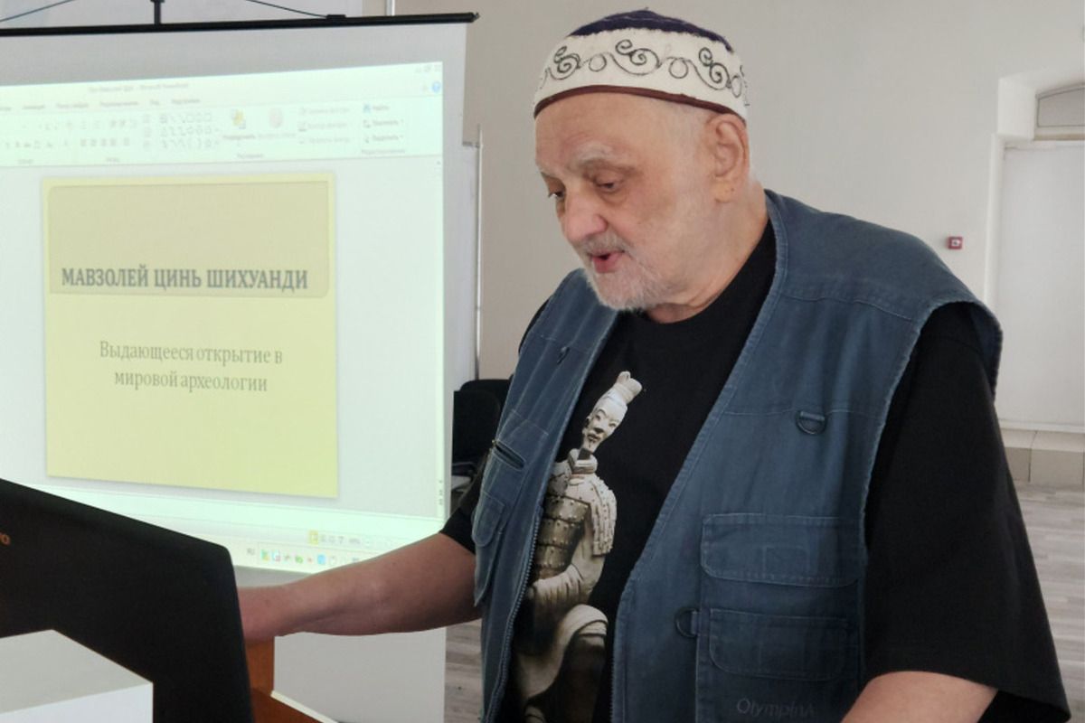 Ушел из жизни профессор НГУ Сергей Комиссаров, создавший Институт Конфуция