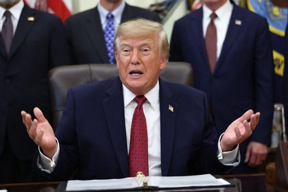 Трамп объявил войну комарам