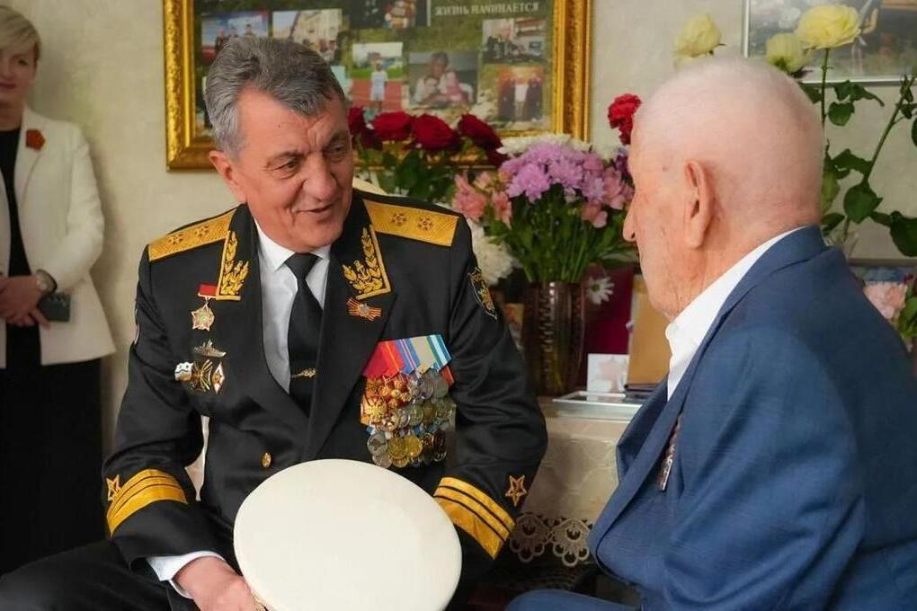 Глава Северной Осетии поблагодарил старшее поколение за активную жизненную позицию