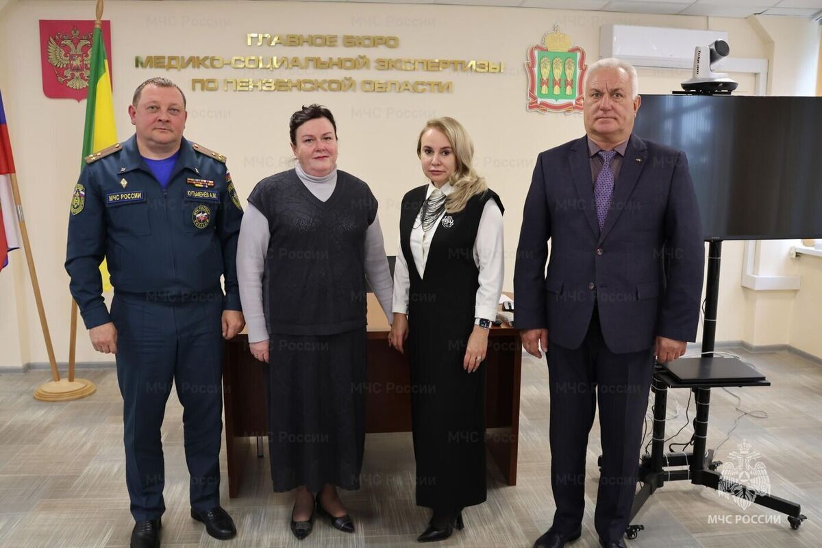 Сотрудник МЧС провел занятие по гражданской обороне