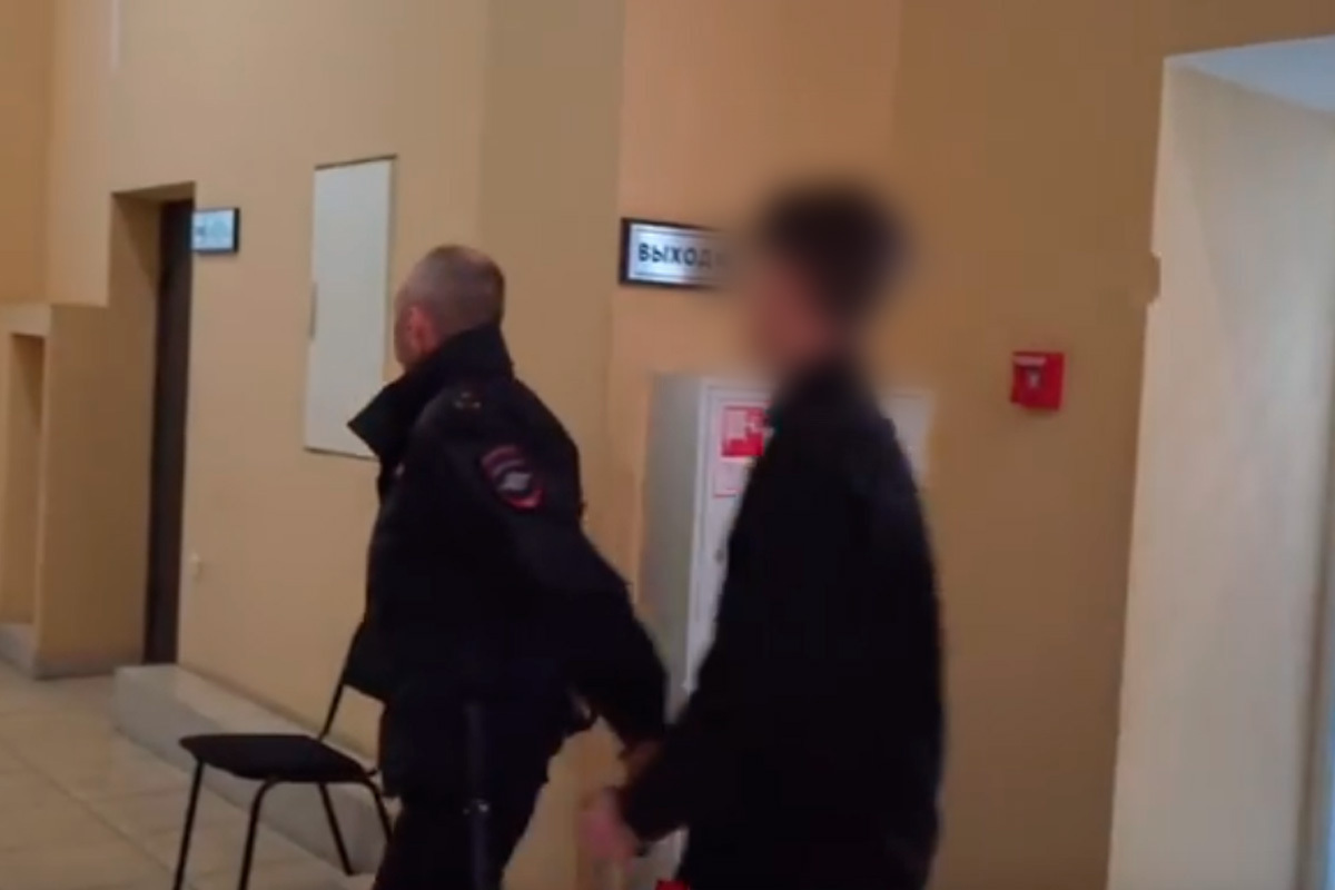 Второго подозреваемого в избиении прохожего в Липецке отправили под домашний арест