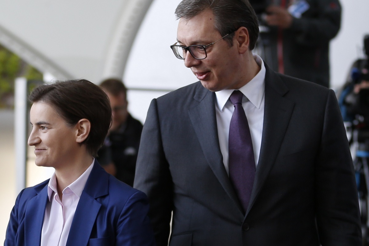 Передачу власти в Сербии Ане Брнабич объяснили