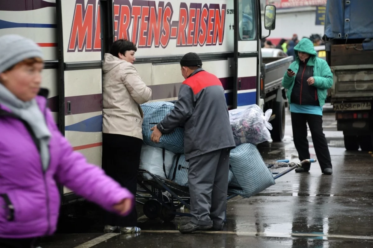 Деньги останутся дома. Государство берет под контроль «чемоданный рубль»