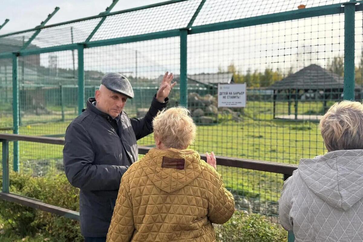 Люди старшего поколения провели день пожилого человека в Ярославском зоопарке