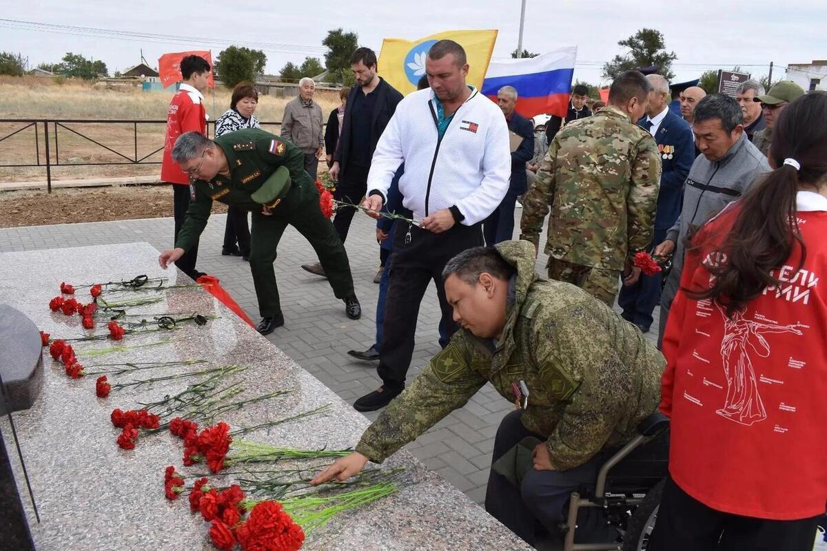 В районе Калмыкии увековечили память бойцов СВО