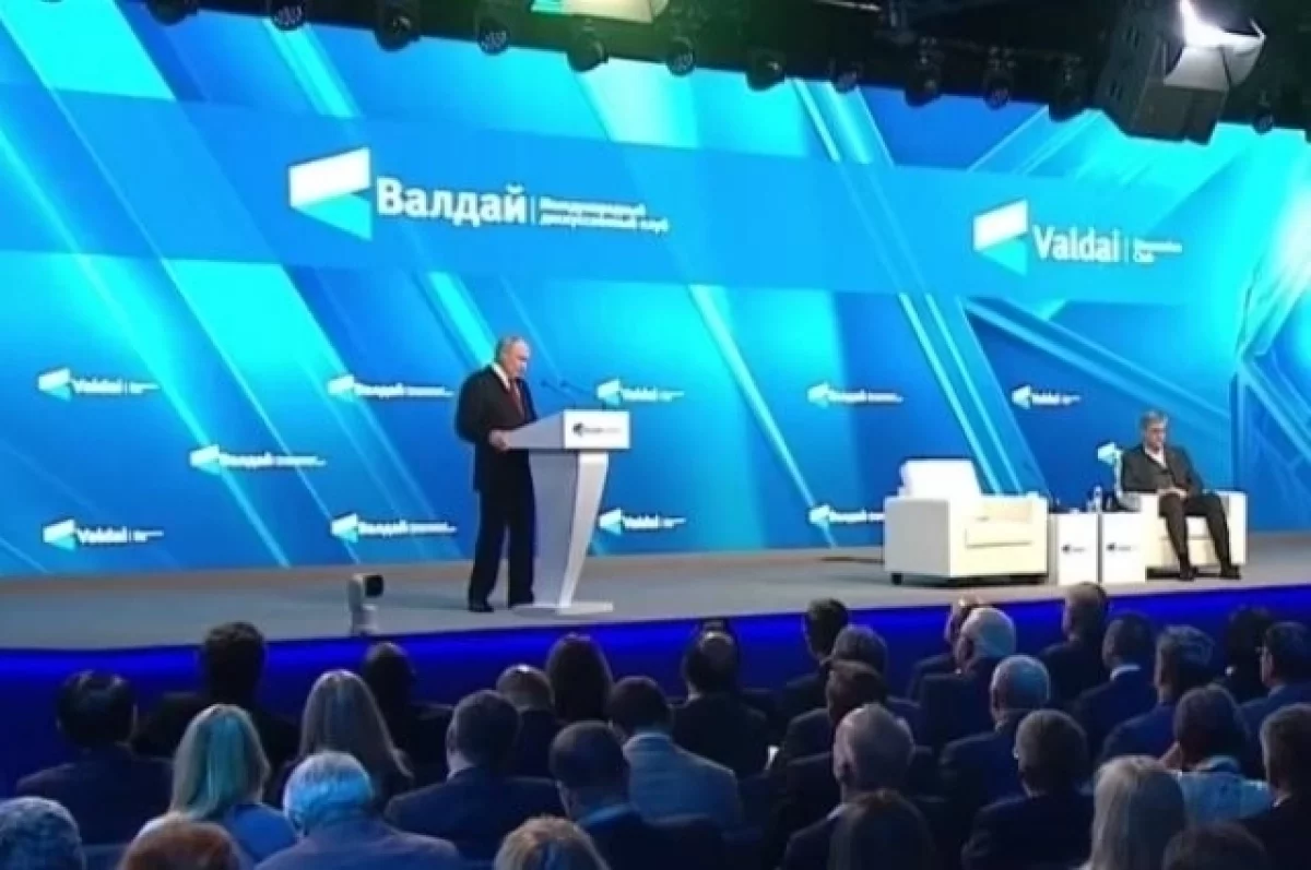 Путин призвал совместно искать выход из украинского кризиса