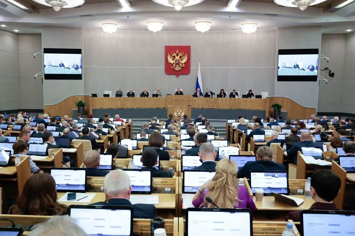 Василий Пискарёв рассказал курянам о решениях Госдумы