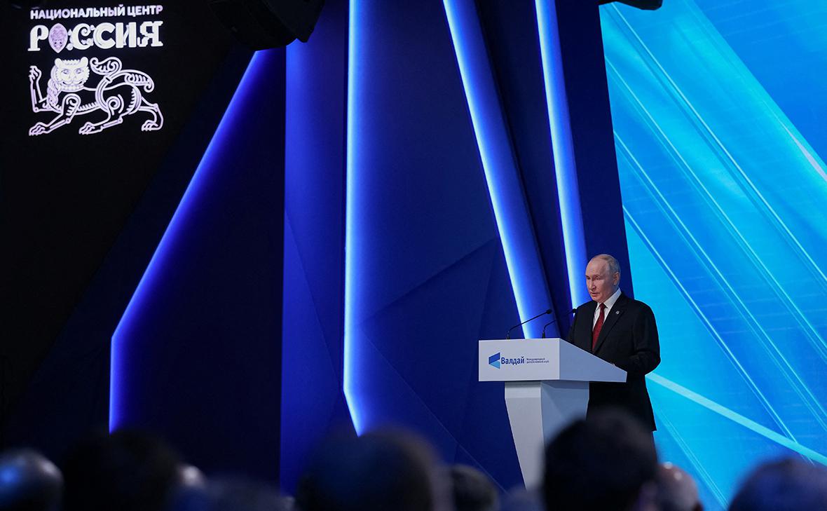 Путин поручил поднять уровень жизни новых регионов до общероссийского