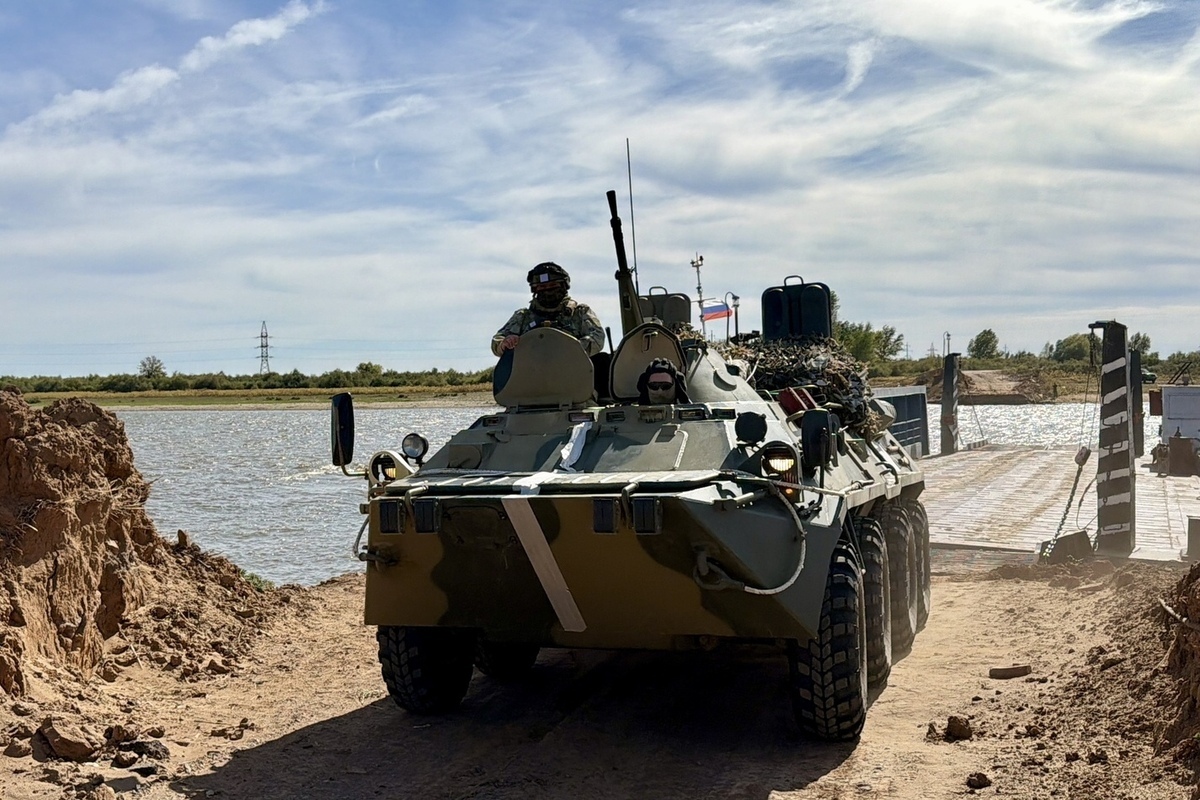 В Астраханской области росгвардейцы и пограничники провели совместные учения