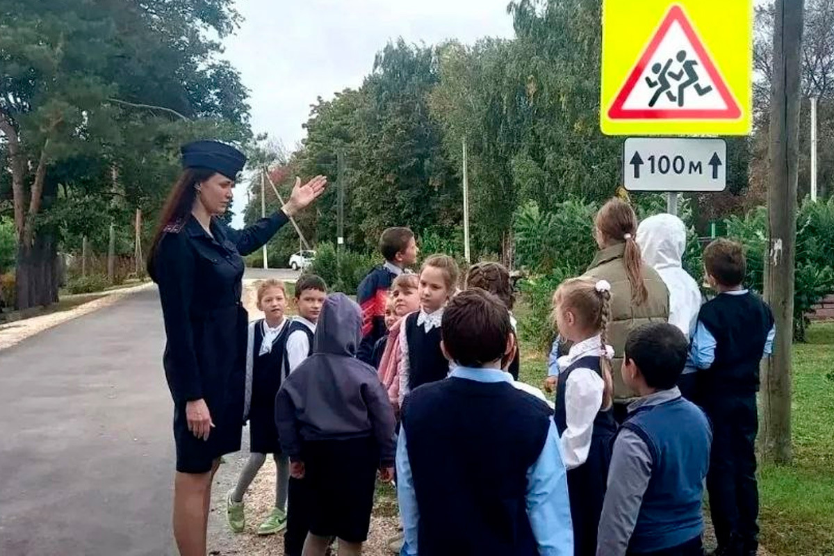 Юные инспекторы вышли на дороги Елецкого округа