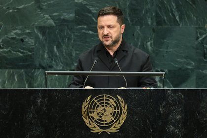 В Раде обратились к Зеленскому с призывом «нам нужен мир!»
