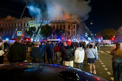 Названа возможная причина пожара в особняке у Исаакиевского собора в Санкт-Петербурге