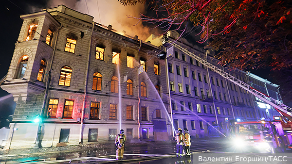 После пожара в особняке Миллера в Петербурге завели уголовное дело