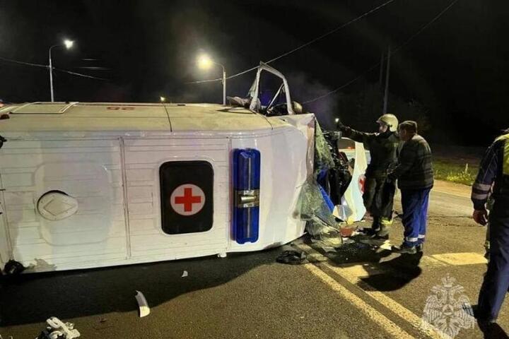 В результате ДТП с участием машины скорой в Гатчине пострадали 4 человека