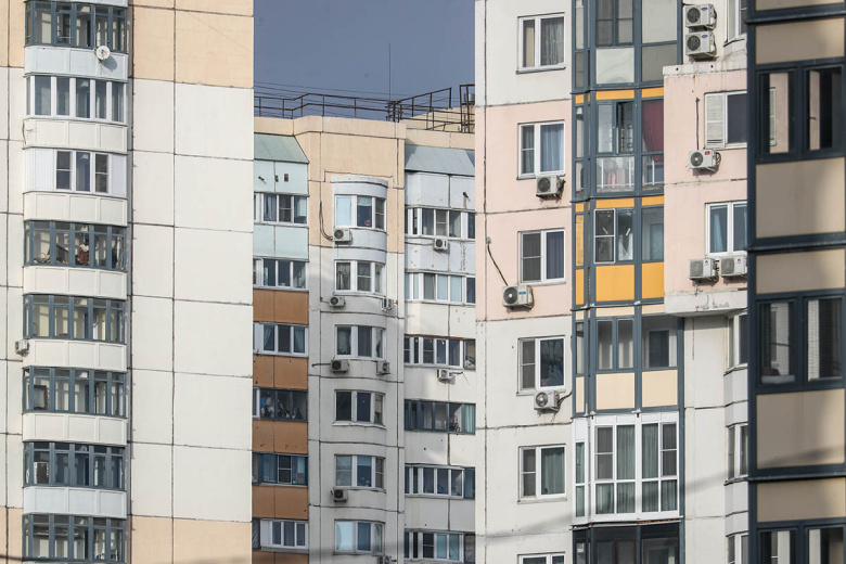 Покупка квартиры осенью: что дождь и отопление расскажут о доме