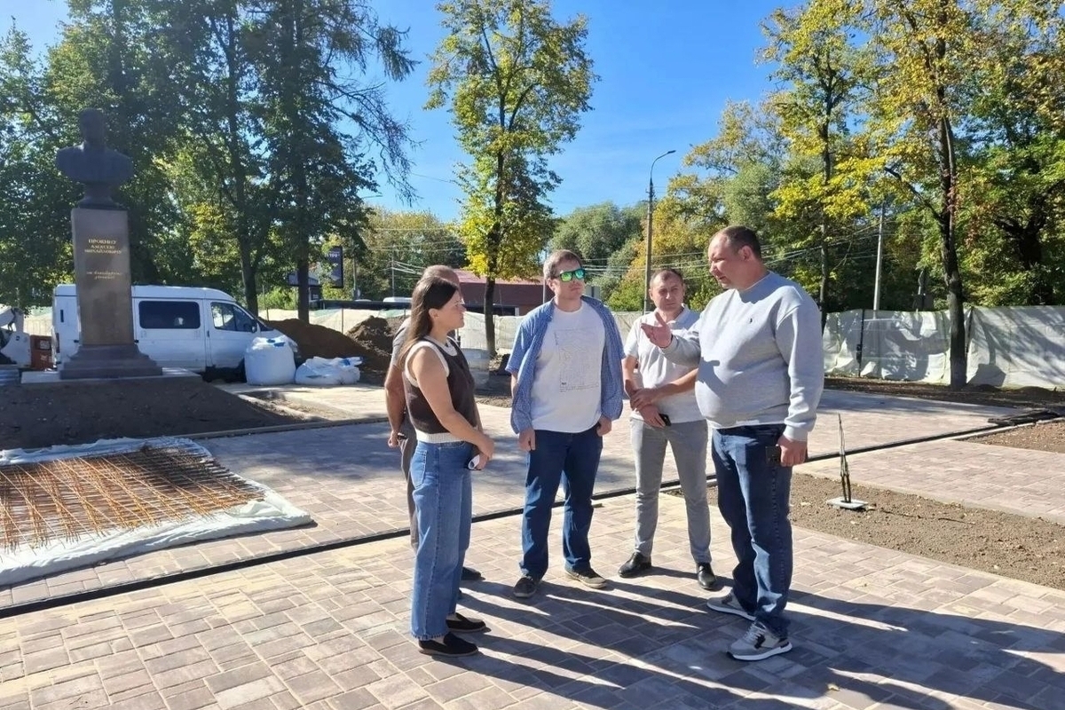 В Чехове благоустройство сквера обернулось скандалом: жители не могут простить властям снесенный кованый забор