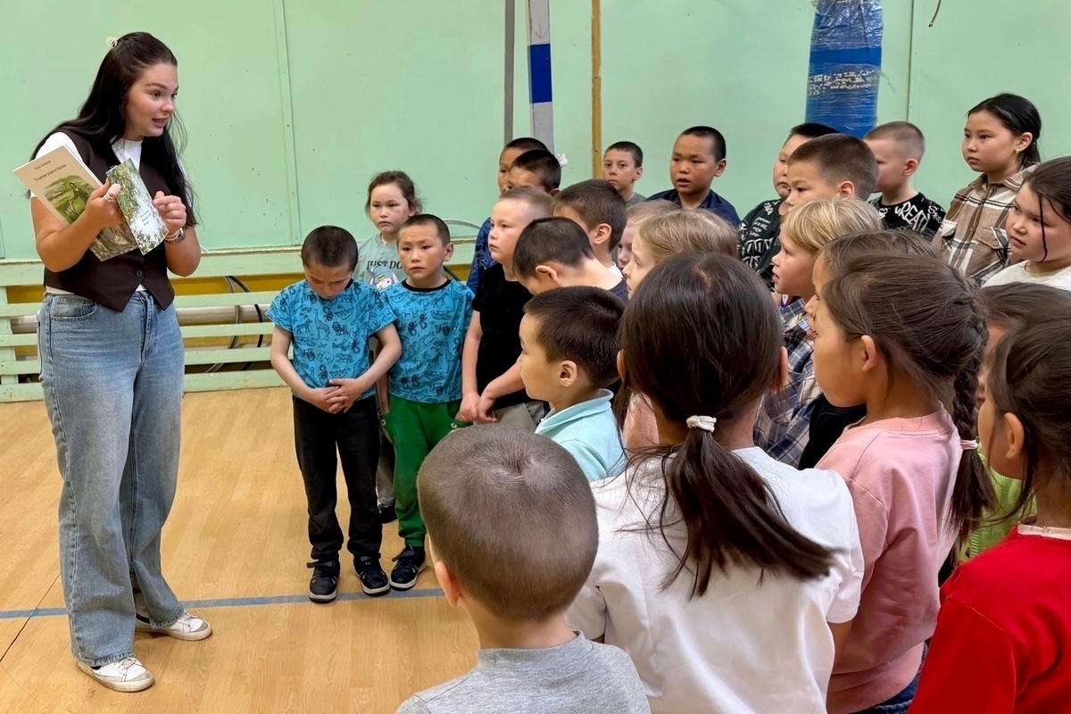 Школьники Каратайки познакомились с книгами местных авторов
