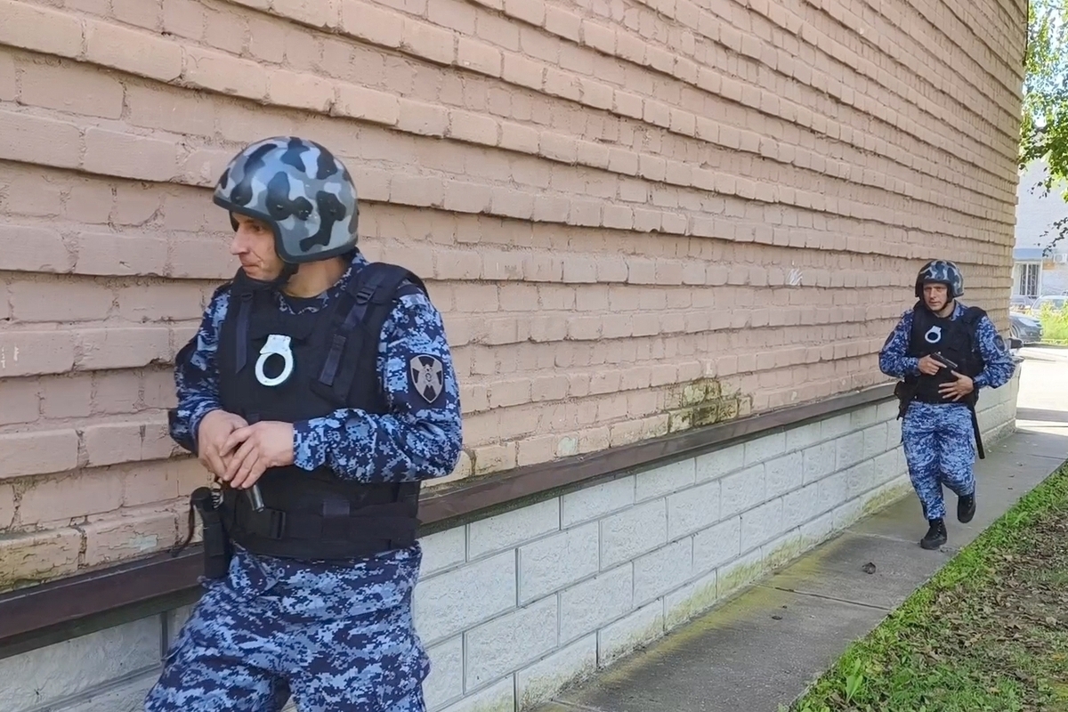 Псковские росгвардейцы задержали по горячим следам 20 нарушителей