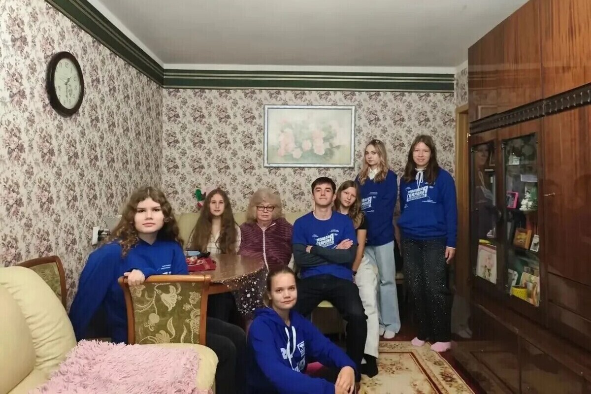 Активисты «Молодой Гвардии» помогли пожилой жительнице Серпухова