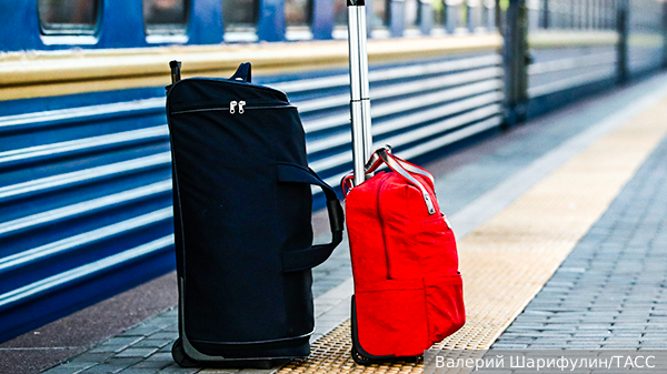 Жители Киева начали массово покидать город из-за транспортного коллапса