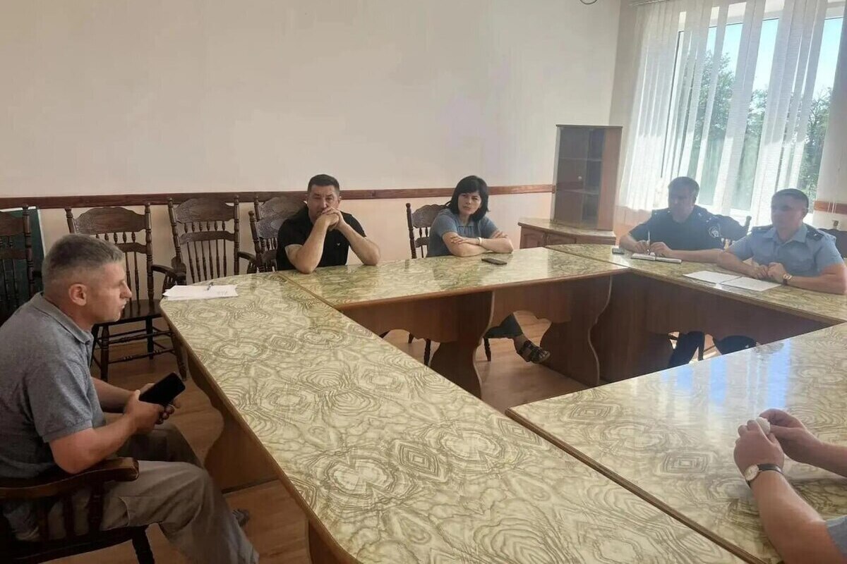 Прокурор Каховского района провёл выездной приём работников сельхозпредприятия «Асканийское»