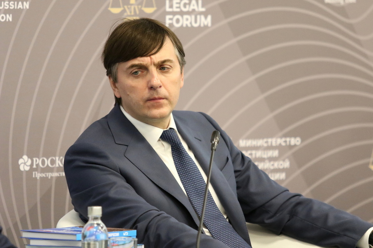 Накануне профессионального праздника молодым учителям пообещали поддержку