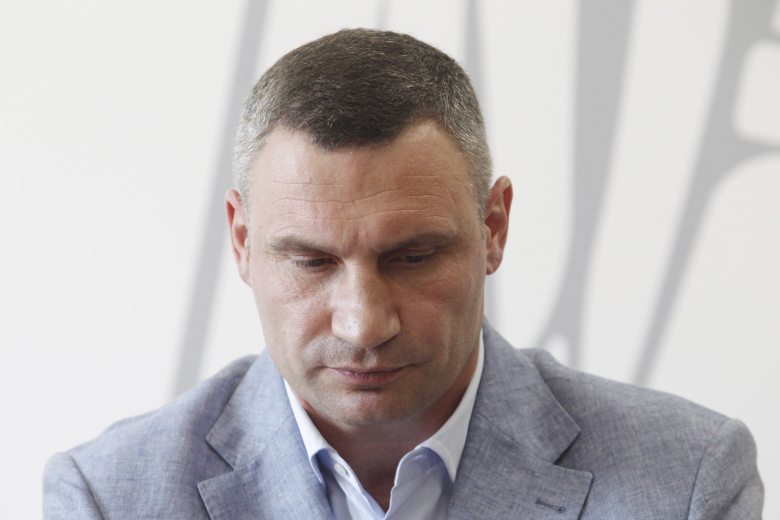 Кличко подтвердил взрыв на Южном мосту Киева