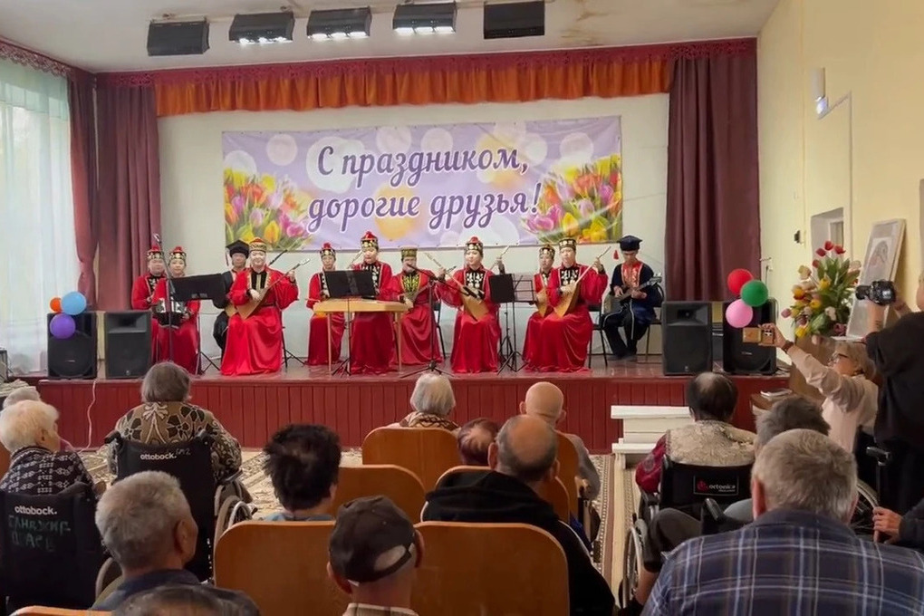 Студенты-волонтеры КалмГУ навестили друзей из Элистинского дома-интерната