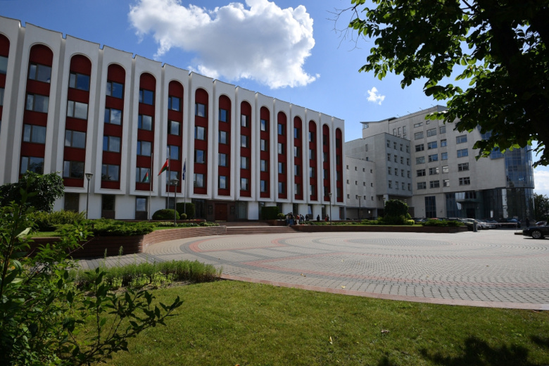 Белоруссия потребовала от Франции освободить задержанных подростков