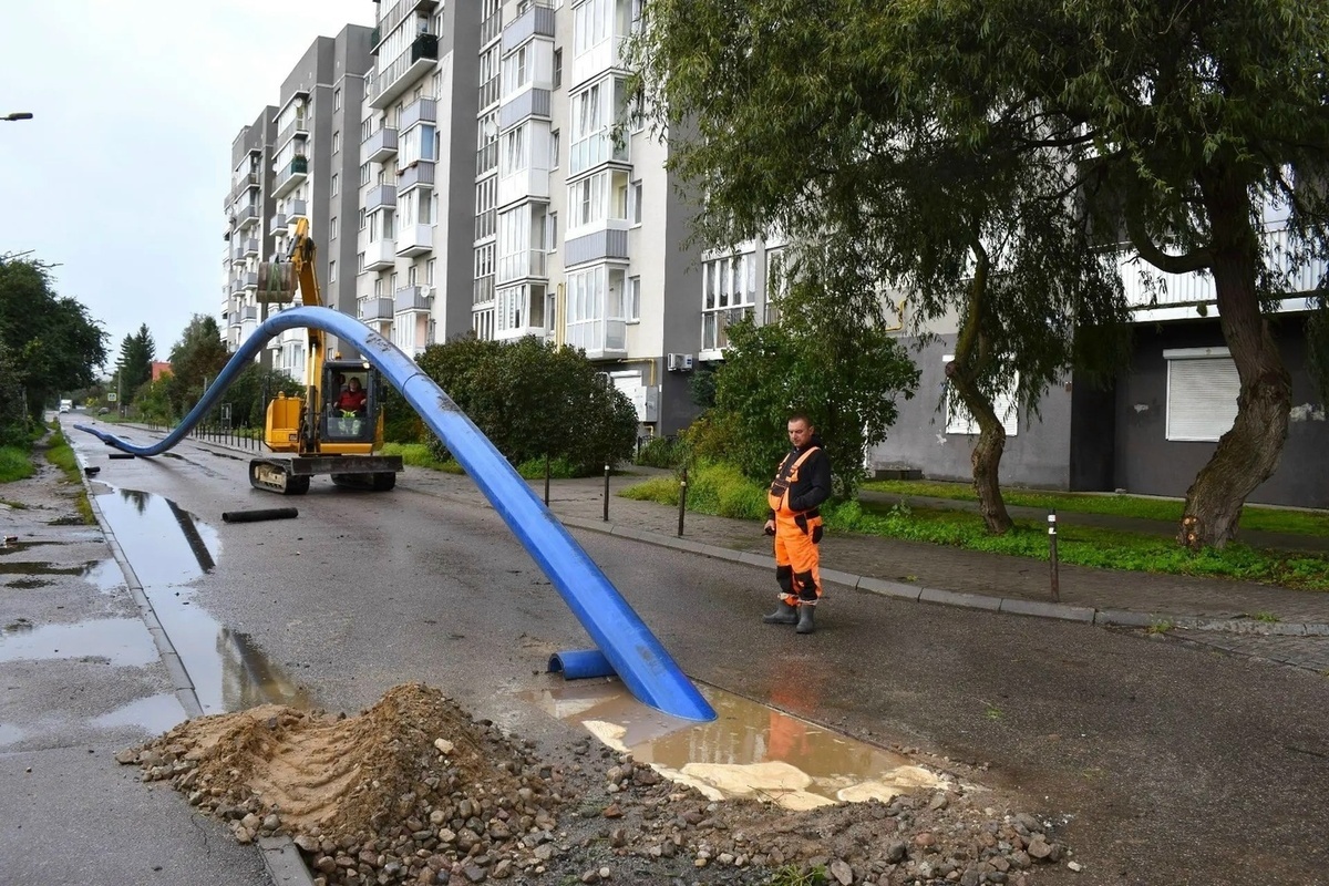 На Баженова проложили канализацию без раскопок дороги