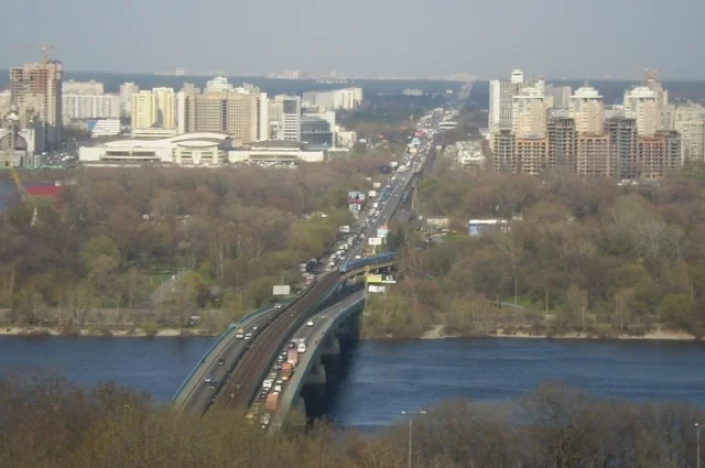 Сколько мостов в Киеве и когда они построены?