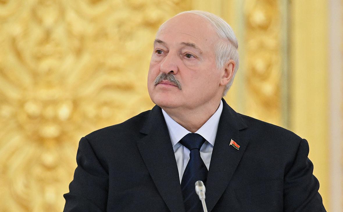 Лукашенко назвал «полными дураками» говорящих о передаче власти его детям