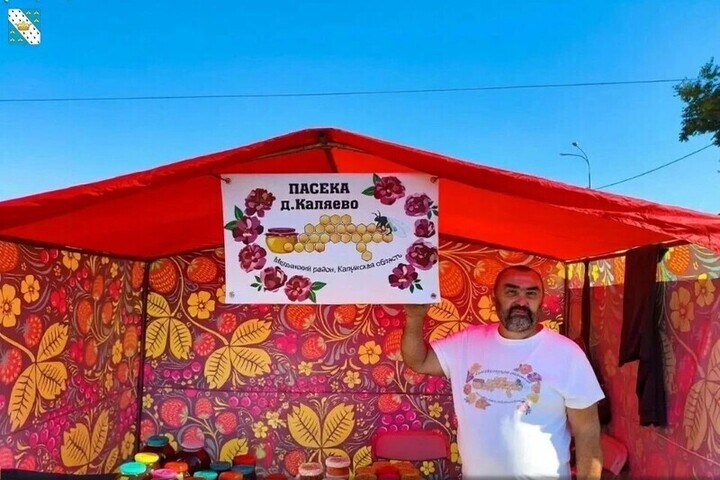 Медынский пчеловод рассказал о пчелиной жизни