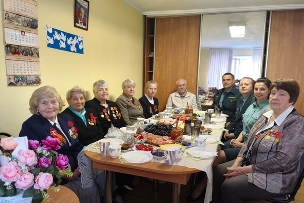 «Простить и забыть — это невозможно»: Смоленские таможенники встретились с бывшими малолетними узниками концлагерей