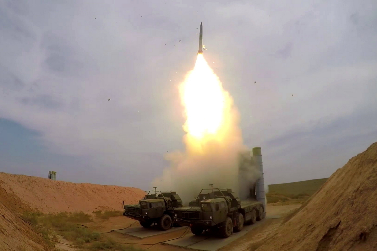 ВС России поразили судно, доставлявшее военные грузы в порт Одесса