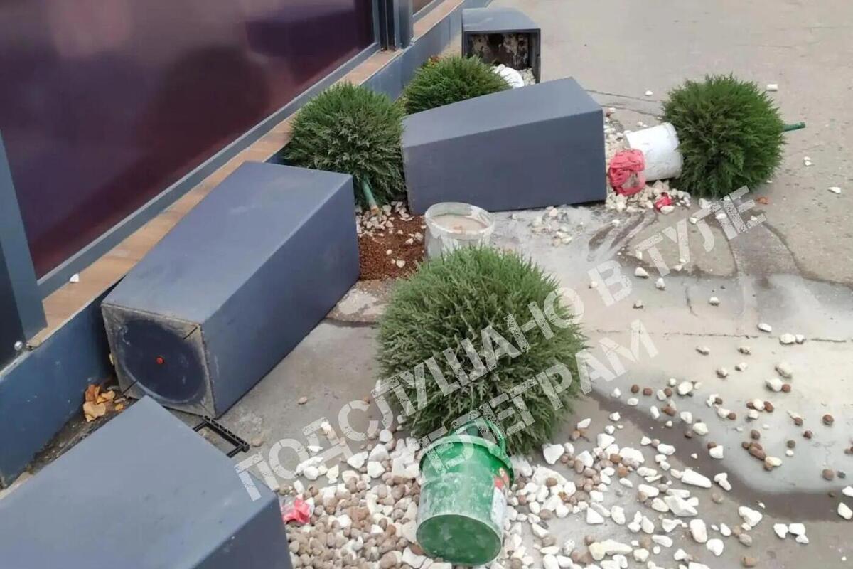 Вандалы разгромили входную зону в Туле на улице Халтурина