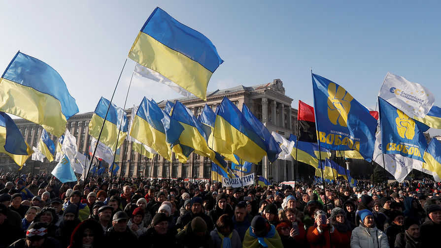Жители Киева вышли на Майдан, требуя мира с Россией