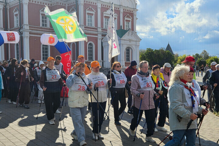 В Туле фестиваль северной ходьбы собрал 300 участников