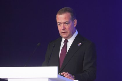 Медведев назвал виновного в разрушении отношений России и Запада