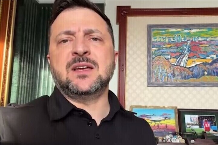 СМИ: Зеленскому выгодно уничтожение заводов на Украине