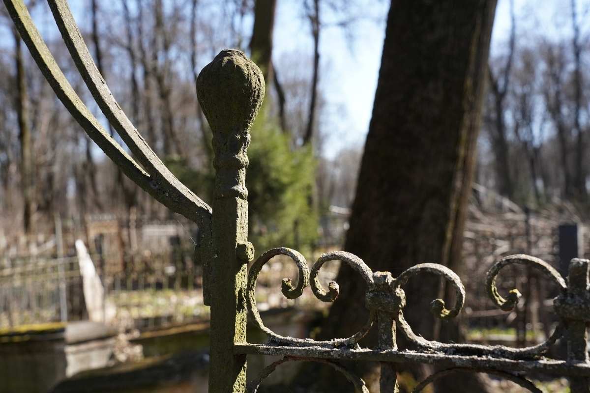 В Туле администрация поменяет оплату труда работников городских кладбищ