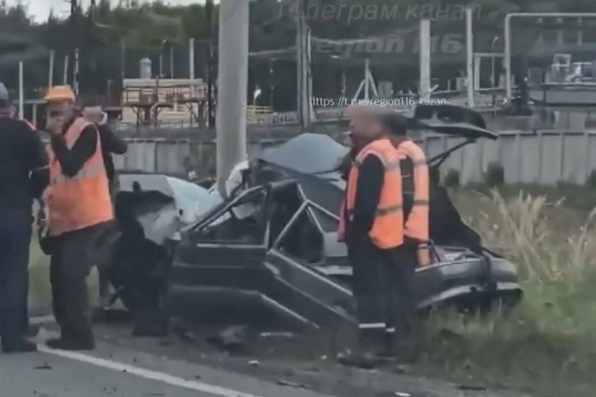 Скончался в Казани 18-летний водитель, разбивший «Ладу» об опору ЛЭП