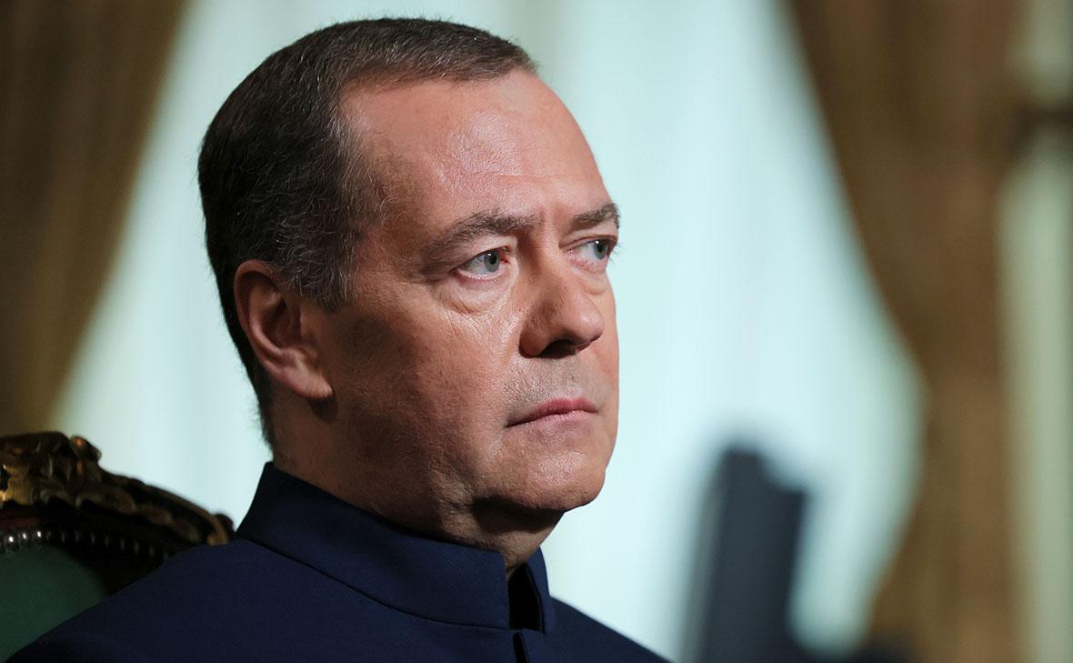 Медведев предрек падение спутников Starlink в случае космической войны