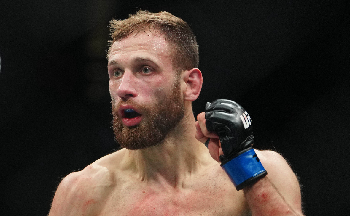 Российскому бойцу сломали челюсть на турнире UFC