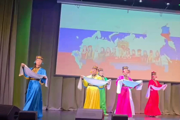 В Элисте состоялся отчетный концерт Яшкульского района
