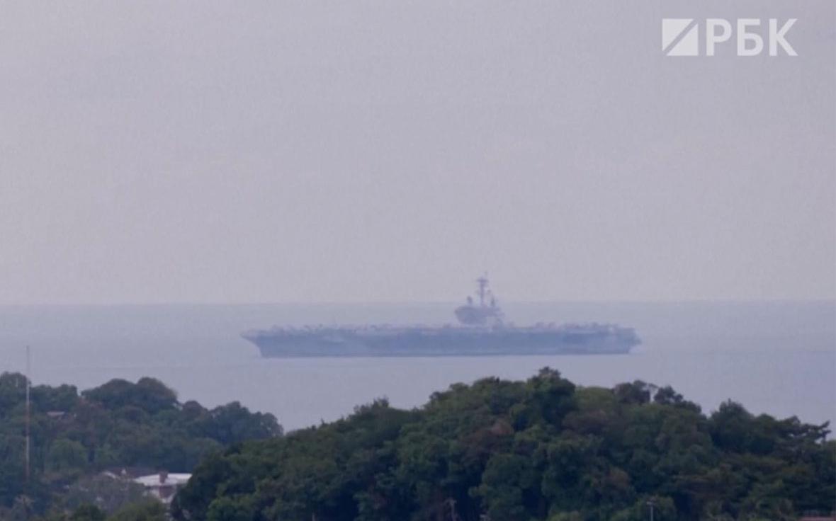 Авианосец и эсминец ВМС США с плановым визитом прибыли в Таиланд