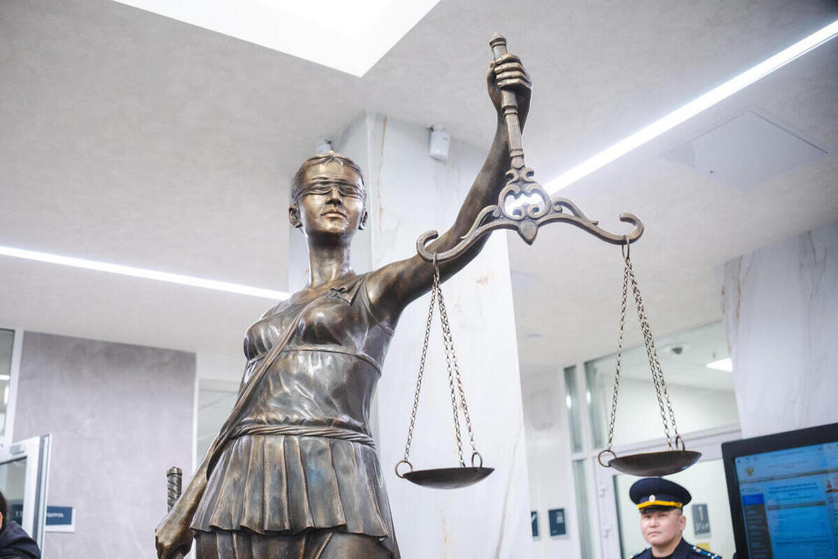 Суд в Улан-Удэ продлил арест гражданину Таджикистана, обвиняемому во взятке в 2 млн рублей